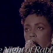 El texto musical SAME OLE LOVE de ANITA BAKER también está presente en el álbum One night of rapture (live) (2004)