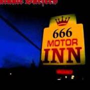 El texto musical I SCREAM de SATANIC SURFERS también está presente en el álbum 666 motor inn (1997)