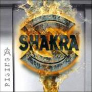 El texto musical TRAPPED de SHAKRA también está presente en el álbum Rising (2003)