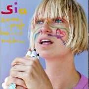 El texto musical LITTLE BLACK SANDALS de SIA también está presente en el álbum Some people have real problems (2007)