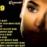 El texto musical FEEL SO DIFFERENT de SINEAD O'CONNOR también está presente en el álbum I do not want what i haven't got (1990)
