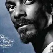 El texto musical WHICH ONE OF YOU de SNOOP DOGG también está presente en el álbum Tha blue carpet treatment (2006)