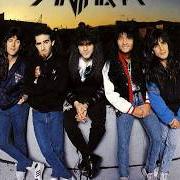 El texto musical NOW IT'S DARK de ANTHRAX también está presente en el álbum Penikufesin (1989)