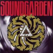 El texto musical SEARCHING WITH MY GOOD EYE CLOSED de SOUNDGARDEN también está presente en el álbum Badmotorfinger (1991)