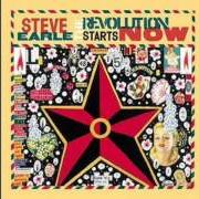 El texto musical I THOUGHT YOU SHOULD KNOW de STEVE EARLE también está presente en el álbum The revolution starts... now (2004)