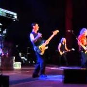 El texto musical SHOW ME THE WAY de STYX también está presente en el álbum Return to paradise (1997)