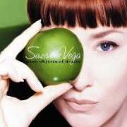 El texto musical THIN MAN de SUZANNE VEGA también está presente en el álbum Nine objects of desire (1996)