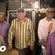 El texto musical FROM THERE TO BACK AGAIN de THE BEACH BOYS también está presente en el álbum That's why god made the radio (2012)