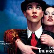 El texto musical THE JEEP SONG de THE DRESDEN DOLLS también está presente en el álbum The dresden dolls (2004)