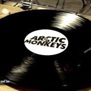 El texto musical RECKLESS SERENADE de ARCTIC MONKEYS también está presente en el álbum Suck it and see (2011)