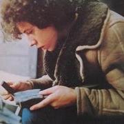 El texto musical WALKING SONG de ARLO GUTHRIE también está presente en el álbum Amigo (1976)