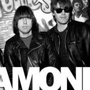 El texto musical EVERYTIME EAT VEGETABLES IT MAKES ME THINK OF YOU de RAMONES también está presente en el álbum Subterranean jungle (1983)