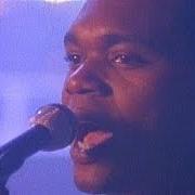 El texto musical T-BONE SHUFFLE de THE ROBERT CRAY BAND también está presente en el álbum Showdown! (1990)