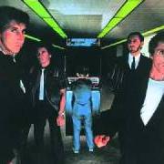 El texto musical A MAN IS A MAN de THE WHO también está presente en el álbum It's hard (1982)