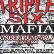 El texto musical SUCKS ON DICK de THREE 6 MAFIA también está presente en el álbum Vol. 1-underground (explicit) (1999)