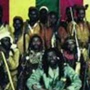 El texto musical L'AFRICAIN de TIKEN JAH FAKOLY también está presente en el álbum L'africain (2007)