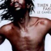 El texto musical ALPHA CONDE de TIKEN JAH FAKOLY también está presente en el álbum Le caméléon (2000)