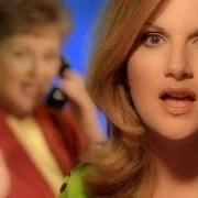 El texto musical HELLO, I'M GONE de TRISHA YEARWOOD también está presente en el álbum Everybody knows (1996)