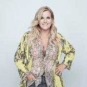 El texto musical WHEN LONELY CALLS de TRISHA YEARWOOD también está presente en el álbum Every girl (2019)