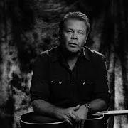 El texto musical THE WORLD TODAY de TROY CASSAR-DALEY también está presente en el álbum The world today (2021)