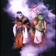 El texto musical KEEP IT MOVIN de TWIZTID también está presente en el álbum Cryptic collection 3 (2004)