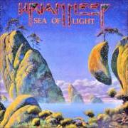 El texto musical WORDS IN THE DISTANCE (LOVE AWARENESS) de URIAH HEEP también está presente en el álbum Sea of light (1995)