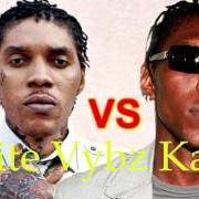 El texto musical TEK FUCK de VYBZ KARTEL también está presente en el álbum Black & white (2017)