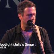 El texto musical DAMN SPOTLIGHT (JULIA'S SONG) de WILL HOGE también está presente en el álbum Never give in (2013)