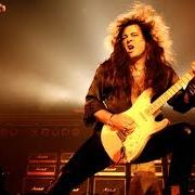 El texto musical VOODOO de YNGWIE MALMSTEEN también está presente en el álbum Magnum opus (1995)