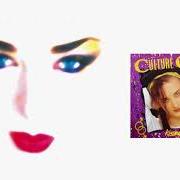 El texto musical LOVE TWIST de CULTURE CLUB también está presente en el álbum Kissing to be clever (1982)