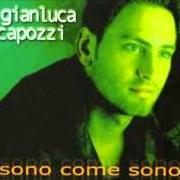 El texto musical CHE CE STÀ E SBAGLIATO de GIANLUCA CAPOZZI también está presente en el álbum Sono come sono (1998)