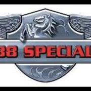 El texto musical PLAY A SIMPLE SONG de 38 SPECIAL también está presente en el álbum 38 special (1977)