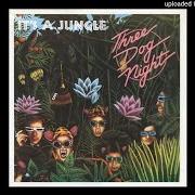 El texto musical SHOT IN THE DARK de THREE DOG NIGHT también está presente en el álbum It's a jungle (1983)