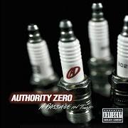 El texto musical LYING AWAKE de AUTHORITY ZERO también está presente en el álbum Passage in time (2002)