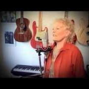 El texto musical LOST IN YOU de PETULA CLARK también está presente en el álbum Lost in you (2013)