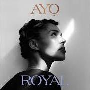 El texto musical THROW IT AWAY de AYO también está presente en el álbum Royal (2020)