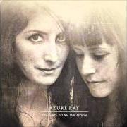 El texto musical SILVER SORROW de AZURE RAY también está presente en el álbum Drawing down the moon (2010)