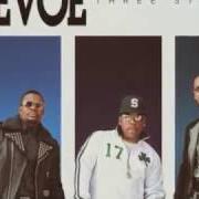 El texto musical FINALLY de BELL BIV DEVOE también está presente en el álbum Three stripes (2017)