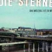El texto musical WIR RÜHREN UNS NICHT VOM FLECK de DIE STERNE también está presente en el álbum Das weltall ist zu weit (2004)
