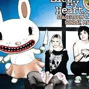 El texto musical DANCE WITH ME de THE DOLLYROTS también está presente en el álbum Eat my heart out (2004)