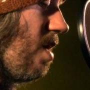 El texto musical A GENTLE TOUCH de BADLY DRAWN BOY también está presente en el álbum Is there nothing we could do? (2009)