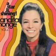 El texto musical QUE VIDA SE DA EL HIPPIE de YOLANDITA MONGE también está presente en el álbum A star is shining (1970)