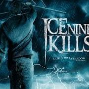 El texto musical BUILDINGS BURN, PEOPLE DIE de ICE NINE KILLS también está presente en el álbum Safe is just a shadow (2010)