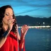 El texto musical SIMPLESMENTE de BEBEL GILBERTO también está presente en el álbum Bebel gilberto (2004)