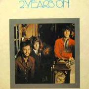 El texto musical I'M WEEPING de BEE GEES también está presente en el álbum 2 years on (1971)