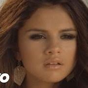 El texto musical SPOTLIGHT de SELENA GOMEZ también está presente en el álbum A year without rain (2010)