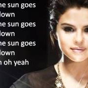 El texto musical HIT THE LIGHTS de SELENA GOMEZ también está presente en el álbum When the sun goes down (2011)