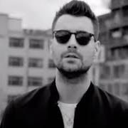 El texto musical PUSH YOURSELF de THE COURTEENERS también está presente en el álbum Anna (2013)