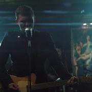 El texto musical 1,000 YEARS de THE GASLIGHT ANTHEM también está presente en el álbum Get hurt (2014)