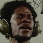 El texto musical RICE AND PEAS de THE GLADIATORS también está presente en el álbum Alive & fighting (1997)